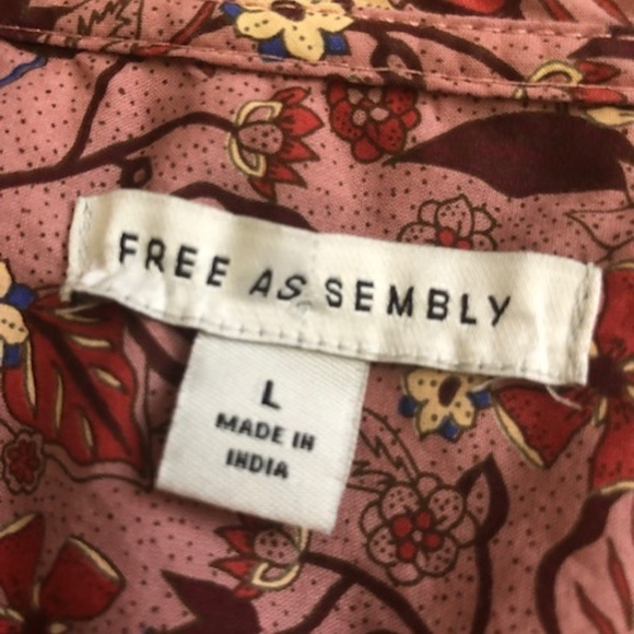 Women's Free Assembly Rose Floral Print Top / Blouse Size L - Picture 3 of 16